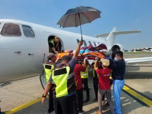 Evakuasi Pasien Menggunakan Ambulance Udara atau Air Ambulance