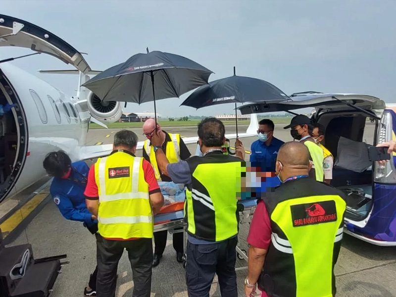 Evakuasi Pasien Menggunakan Ambulance Udara atau Air Ambulance