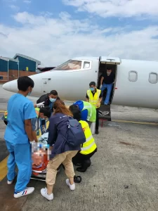 Evakuasi Pasien Menggunakan Ambulance Udara atau Air Ambulance